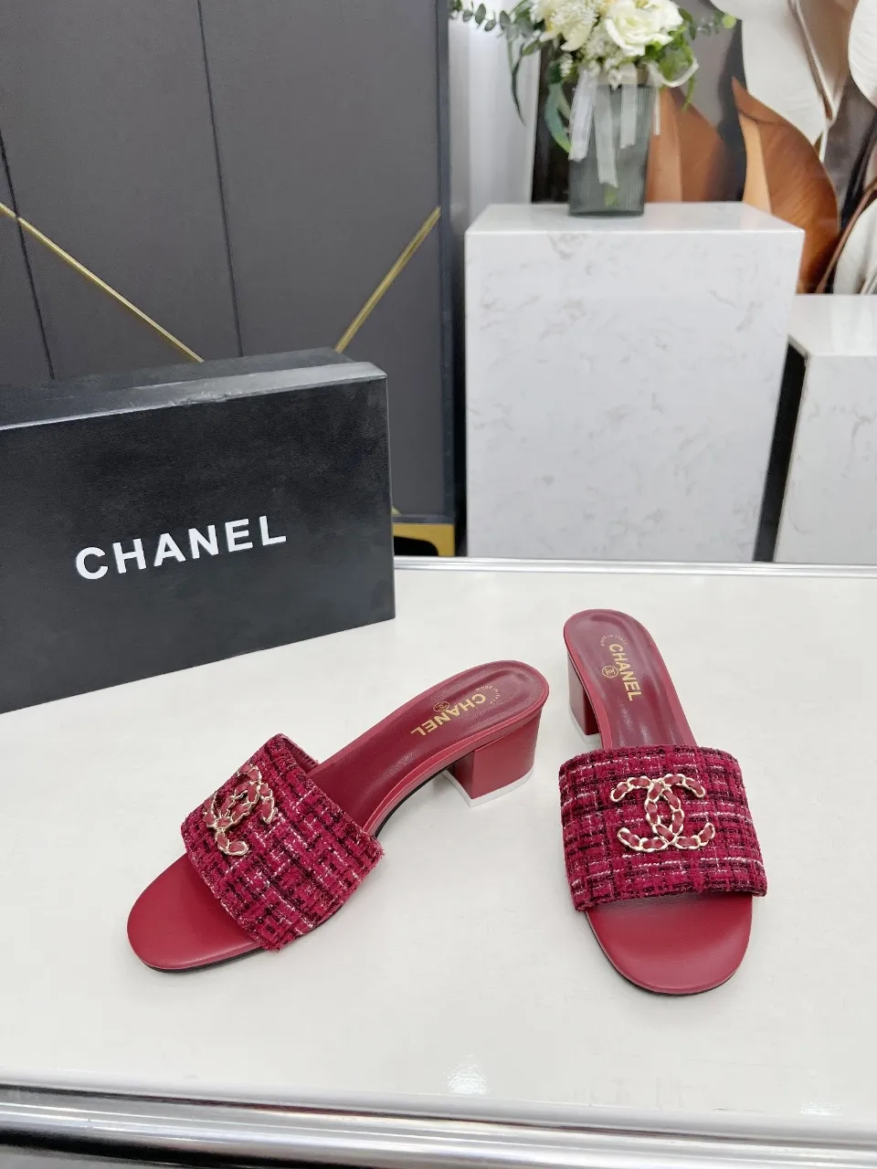 👟👟Ex-factory price 380👟👟 Genuine leather sole +30 chanel Chanel 2024 new slippers🔥🔥 Official website counter, fabric sheepskin, lining sheepskin, foot pad goatskin, 3 colors optional, size 35-42, genuine leather sole +30